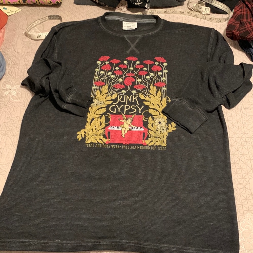 Euc thermal Junk Gypsy Co long sleeve top. Xl